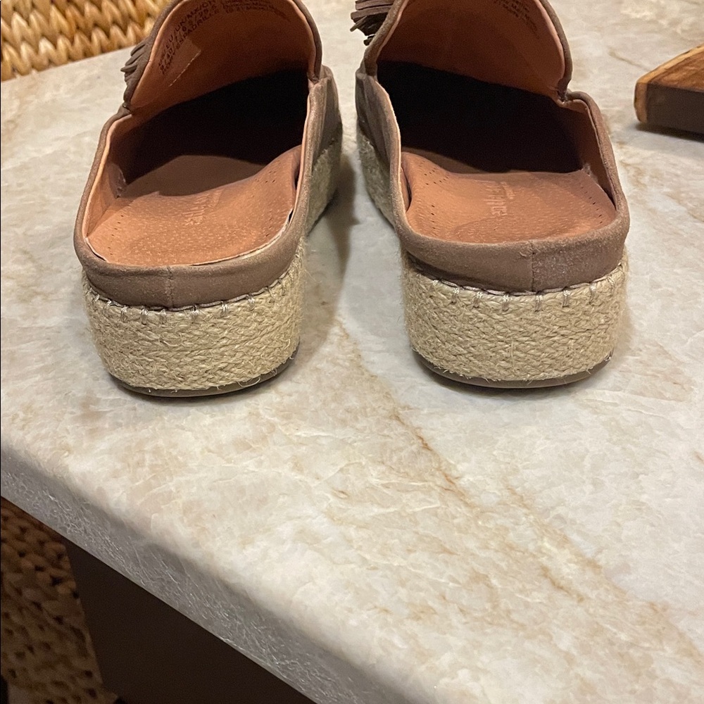 Gentle Souls Women's Rory Espadrille Tassel Slip-On Shoes - Picture 2 of 4